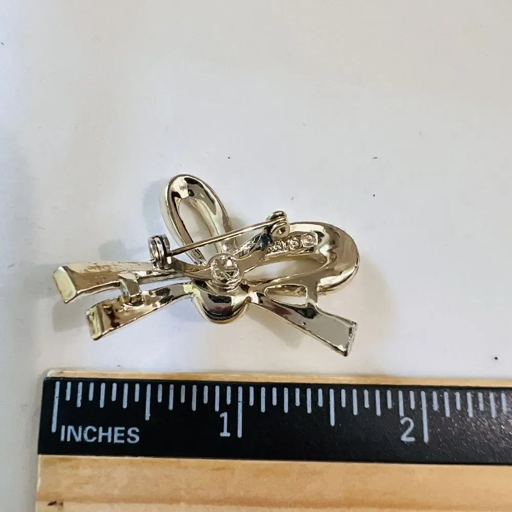 Vintage Gerry's Brooch Gold Tone Small Bow Ribbon Faux Pearl Signed 1456